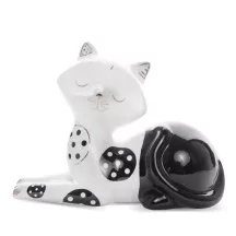 Mintás cica dísz, Fehér