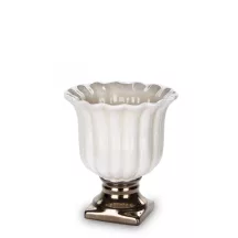 Elegáns kaspó arany talppal, Krém