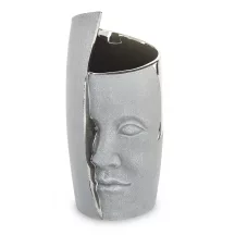 Ezüstös váza arccal, Szürke