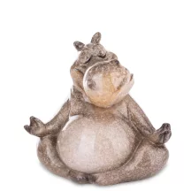 Jógázó víziló dísz, Barna