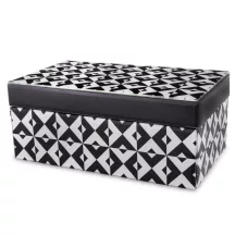 Fehér mintás ékszerdoboz, Fekete