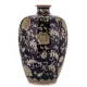 Virágmintás váza, Fekete