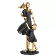 Anya és gyermekei szobor, Fekete