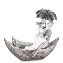 Csónakázó pár az esőben szobor, Ezüst