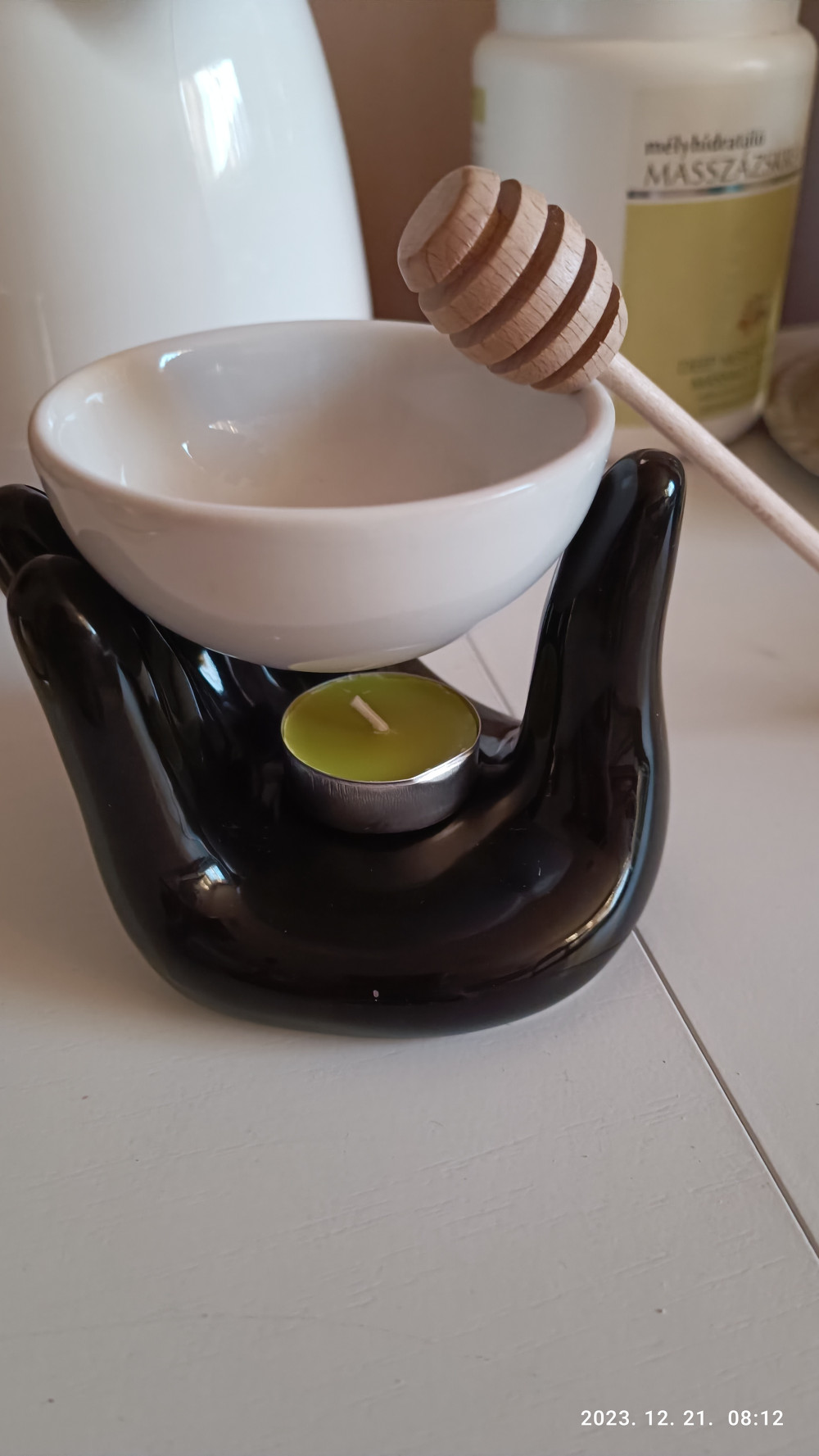 Fehér tálkás illóolaj párologtató, Fekete
